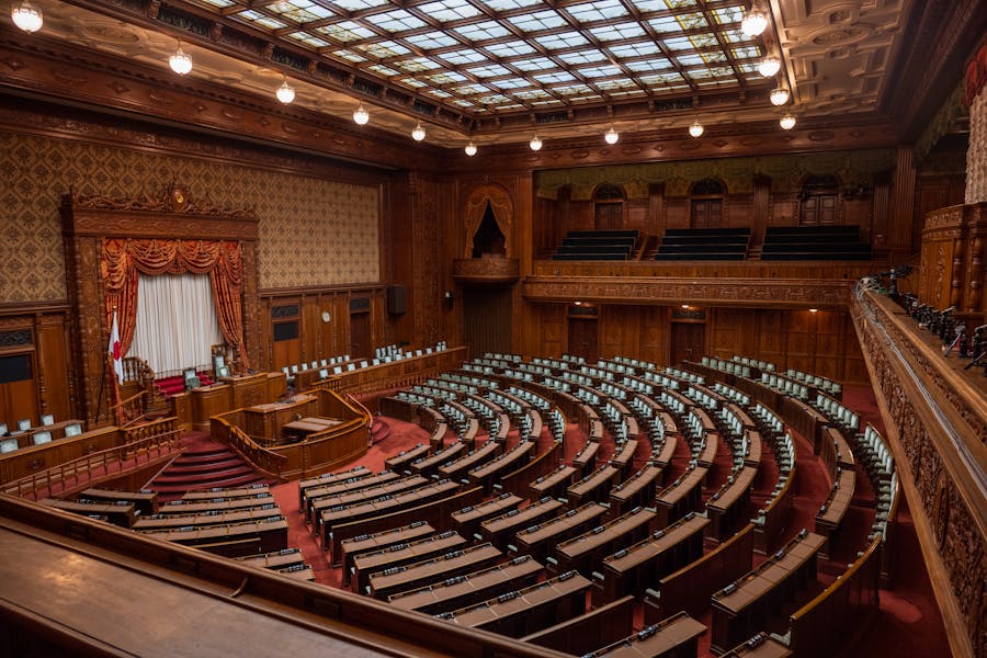 Why Is the Incumbency Advantage Higher in the House of Representatives?